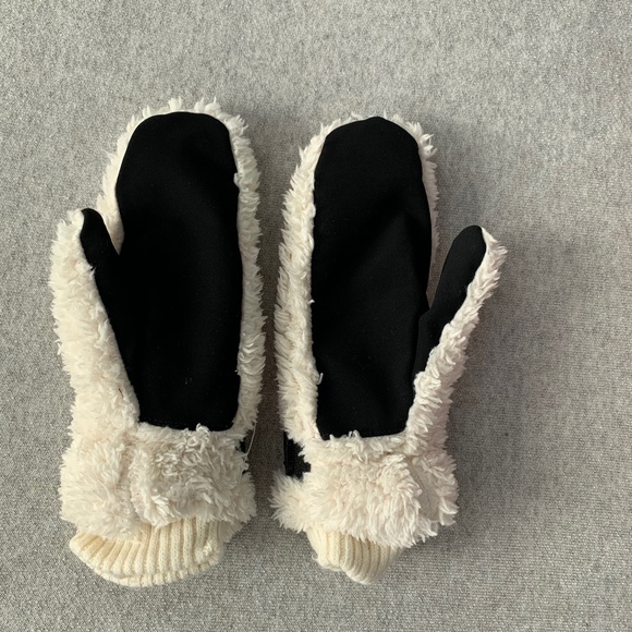 Girls Faux Fur/Fleece Mittens - Picture 5 of 6